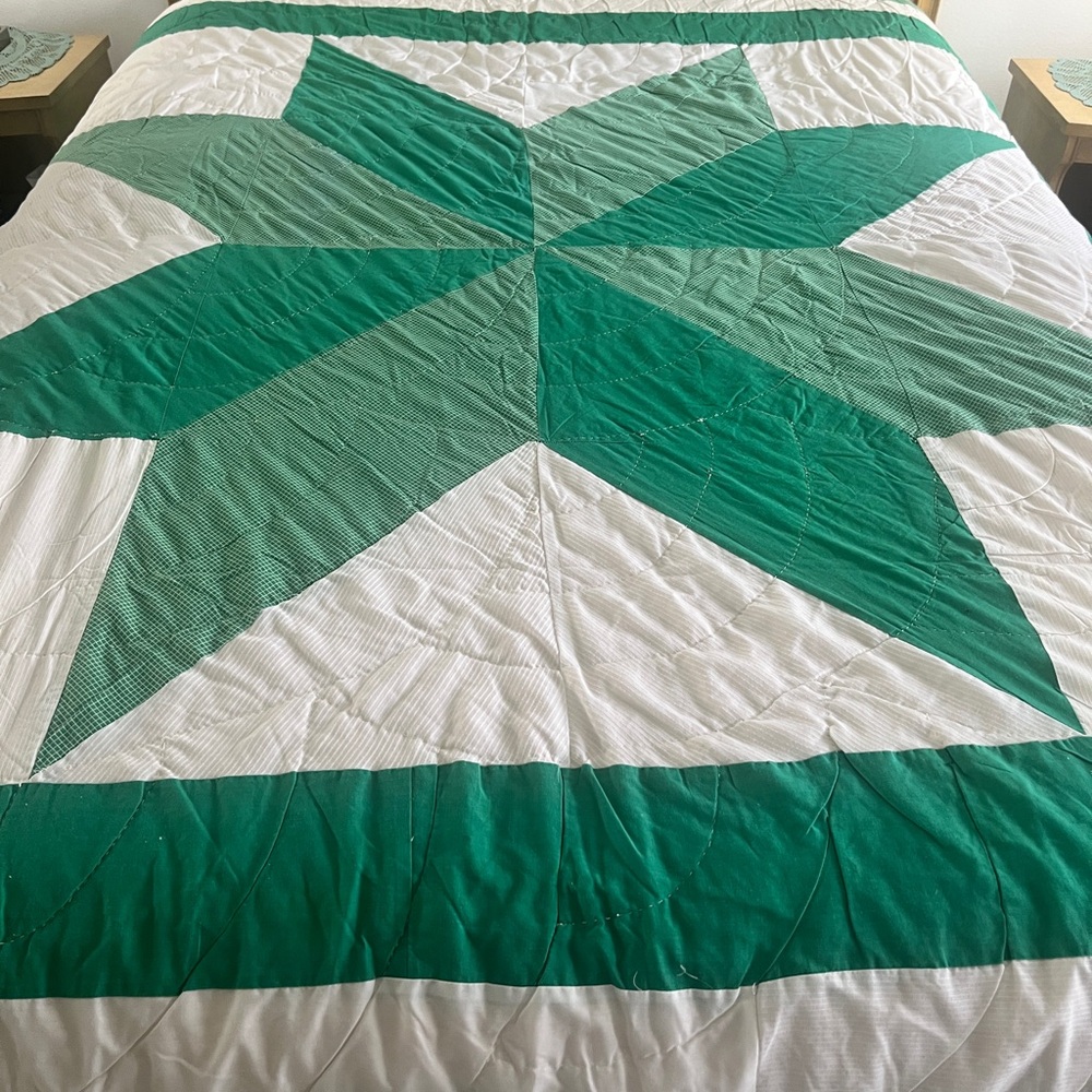 HANDMADE VIntage LONE STAR 8 point Star Pattern QUILT